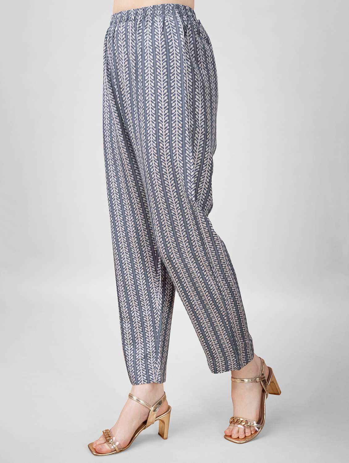 women three quarter sleeve kurta pant with dupatta set - 22014174 -  Standard Image - 3