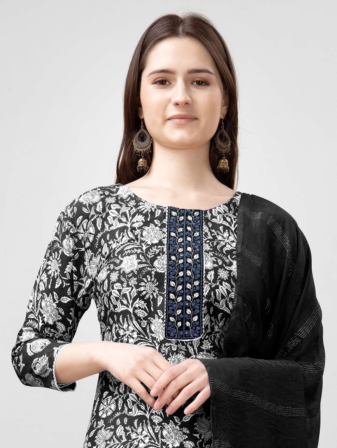 women floral three quarter sleeve kurta pant with dupatta set - 22014179 - Standard Image - 5