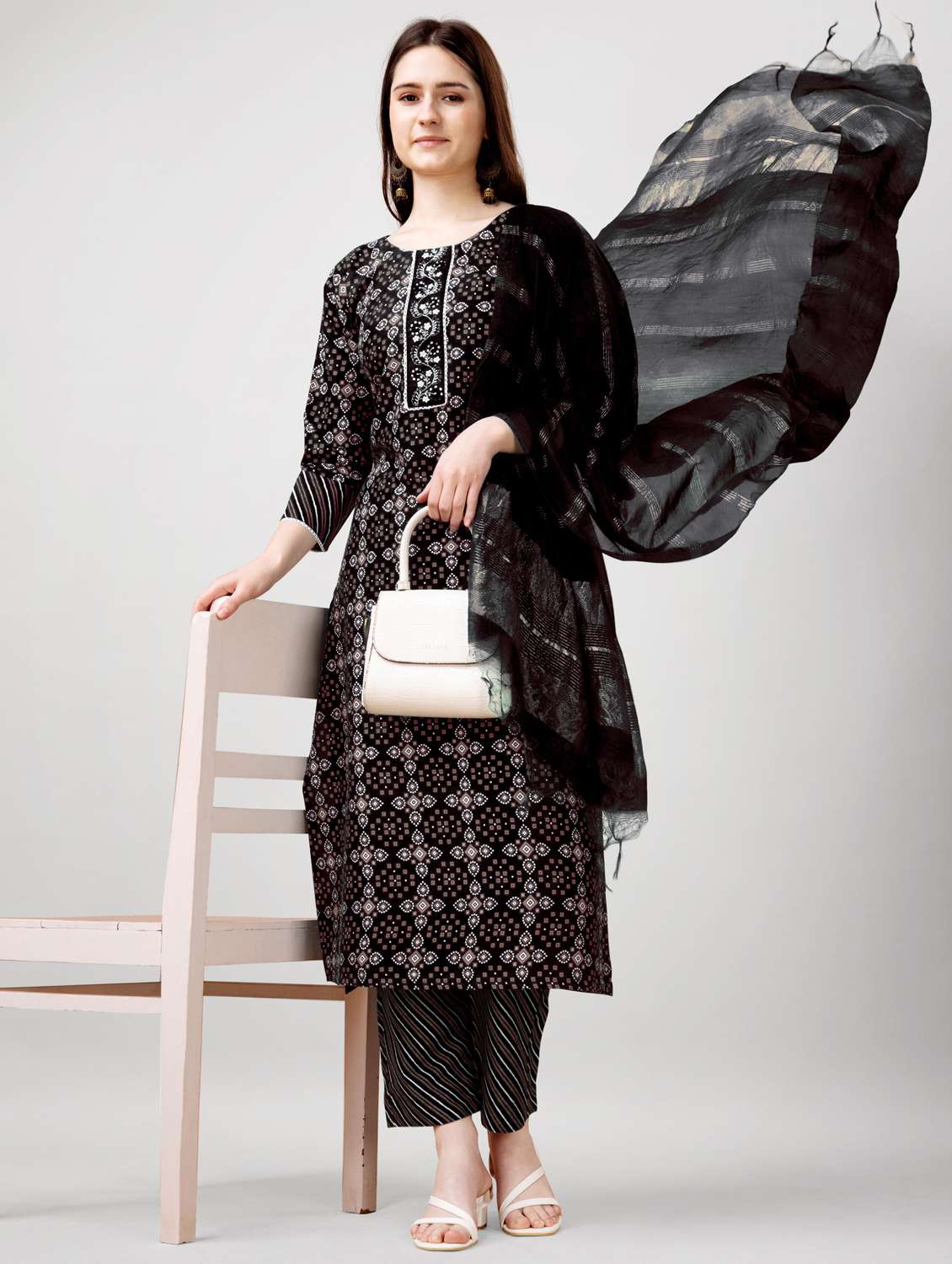 women three quarter sleeve kurta pant with dupatta set - 22014181 - Zoom Image - 0