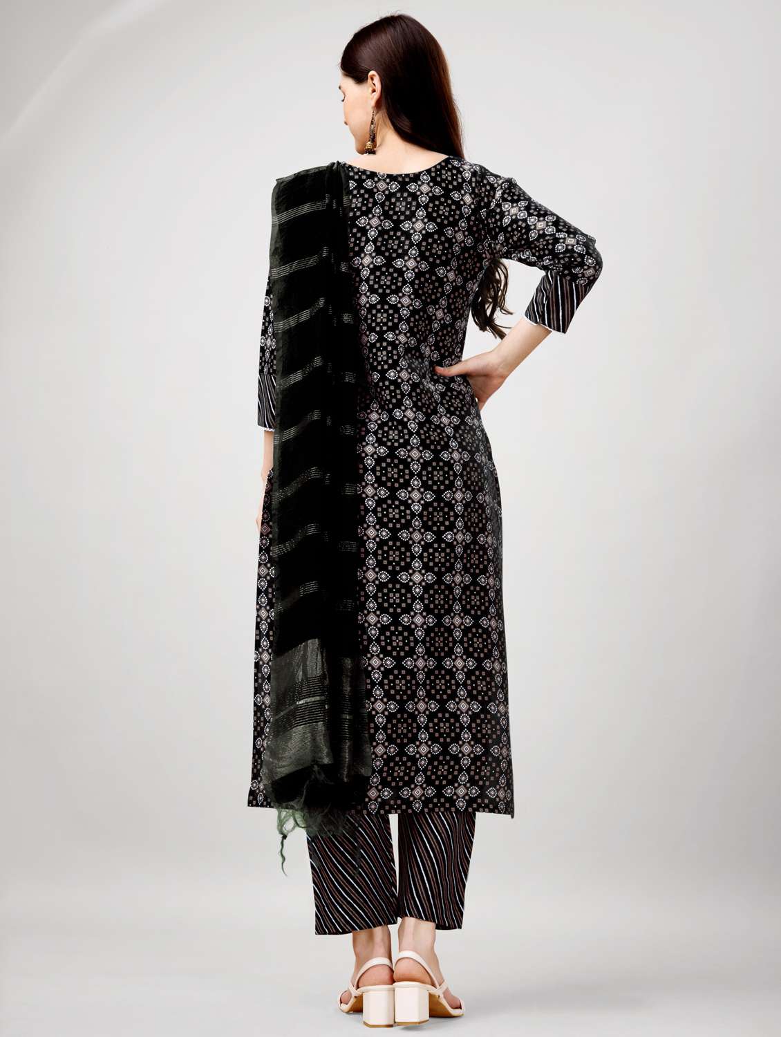 women three quarter sleeve kurta pant with dupatta set - 22014181 - Standard Image - 3