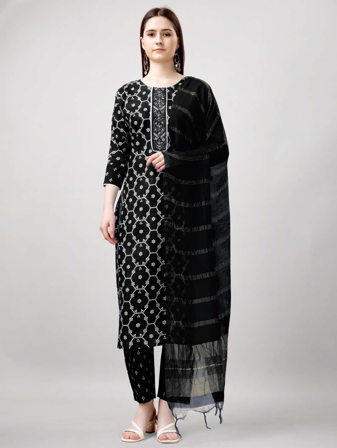 women three quarter sleeve kurta pant with dupatta set - 22014189 - Zoom Image - 0