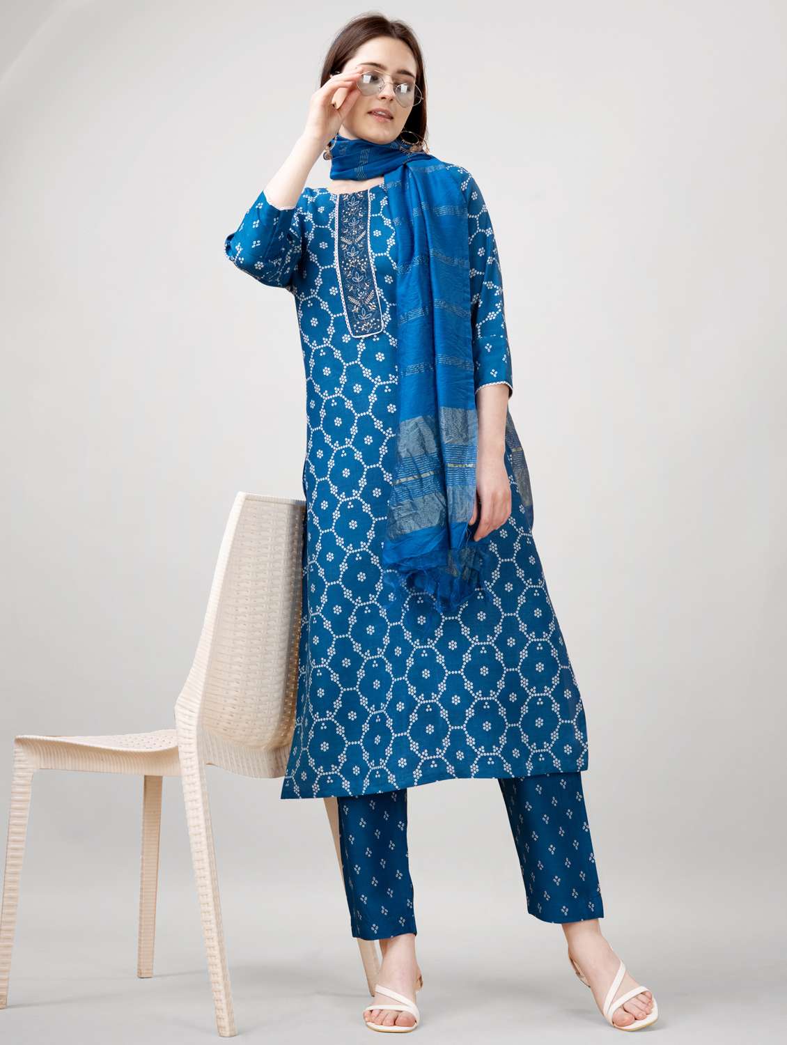 women three quarter sleeve kurta pant with dupatta set