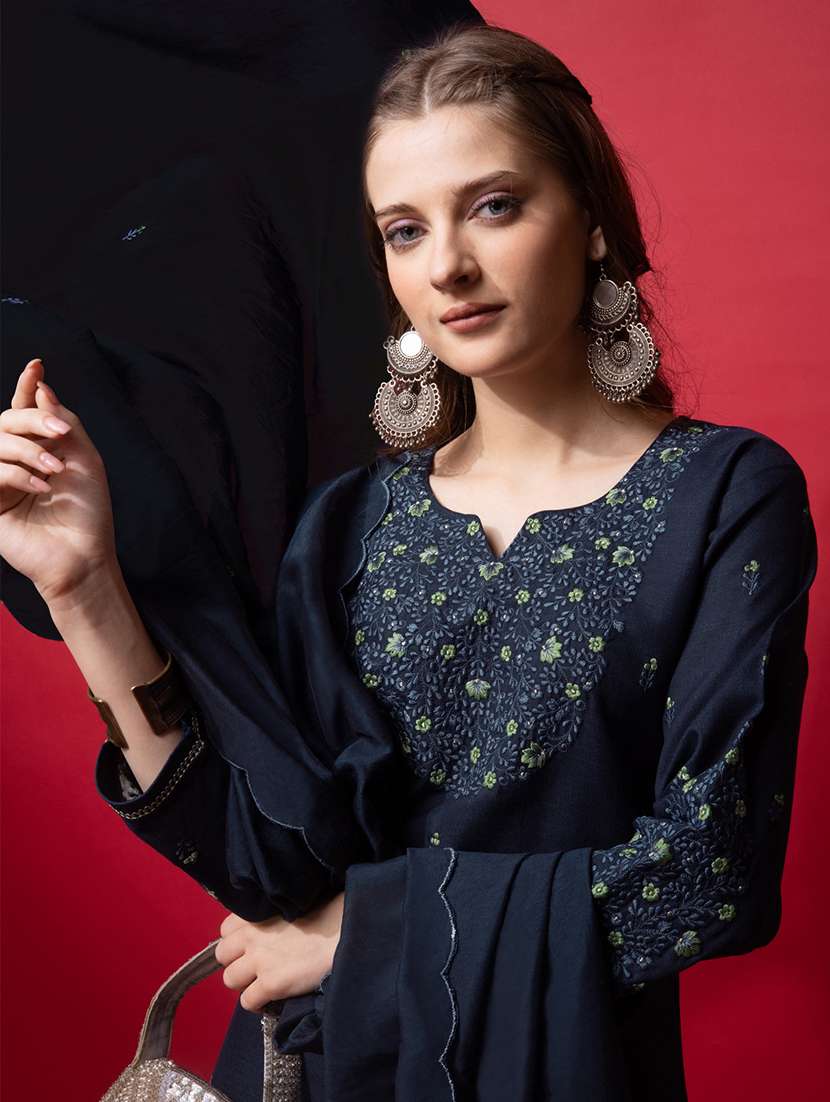 women three quarter sleeve kurta pant with dupatta set - 22014192 - Standard Image - 3