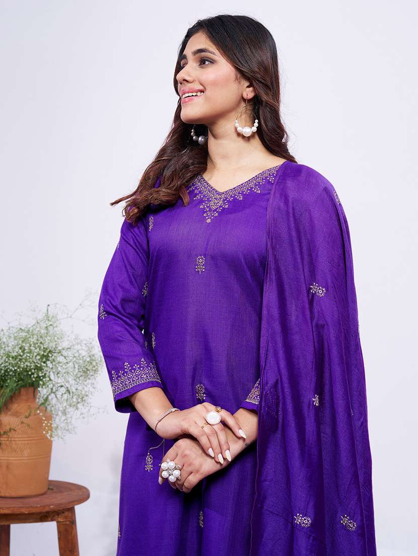 women three quarter sleeve kurta pant with dupatta set - 22014198 -  Standard Image - 3