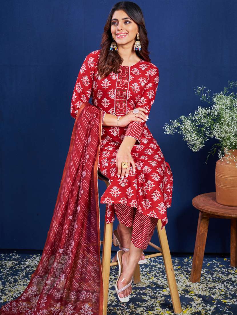 women three quarter sleeve kurta pant with dupatta set - 22014203 -  Standard Image - 3