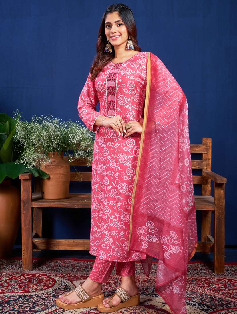 women three quarter sleeve kurta pant with dupatta set - 22014209 - Zoom Image - 0