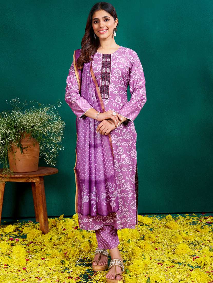 women three quarter sleeve kurta pant with dupatta set - 22014211 - Zoom Image - 0