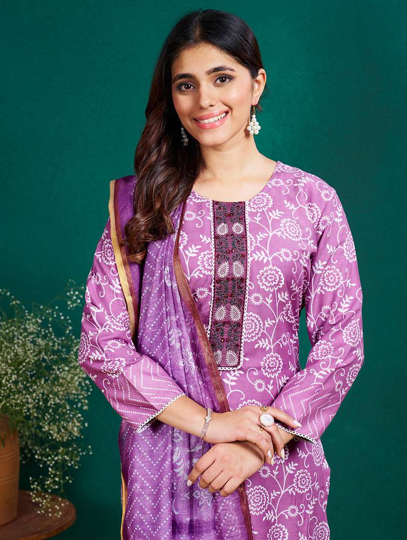 women three quarter sleeve kurta pant with dupatta set - 22014211 - Standard Image - 3