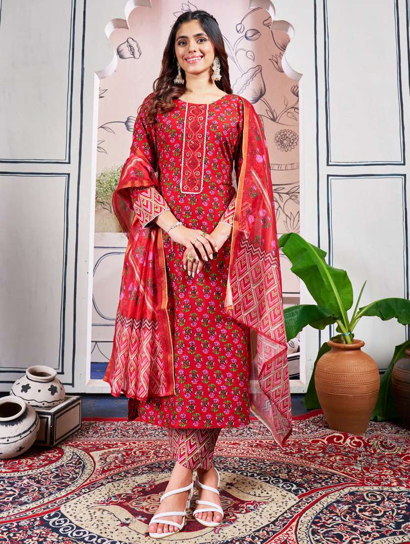 women printed three quarter sleeve kurta pant with dupatta set