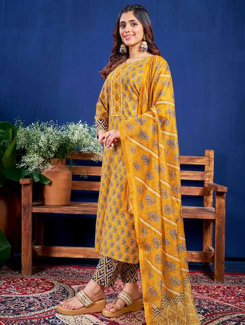 women printed three quarter sleeve kurta pant with dupatta set - 22014220 -  Standard Image - 0