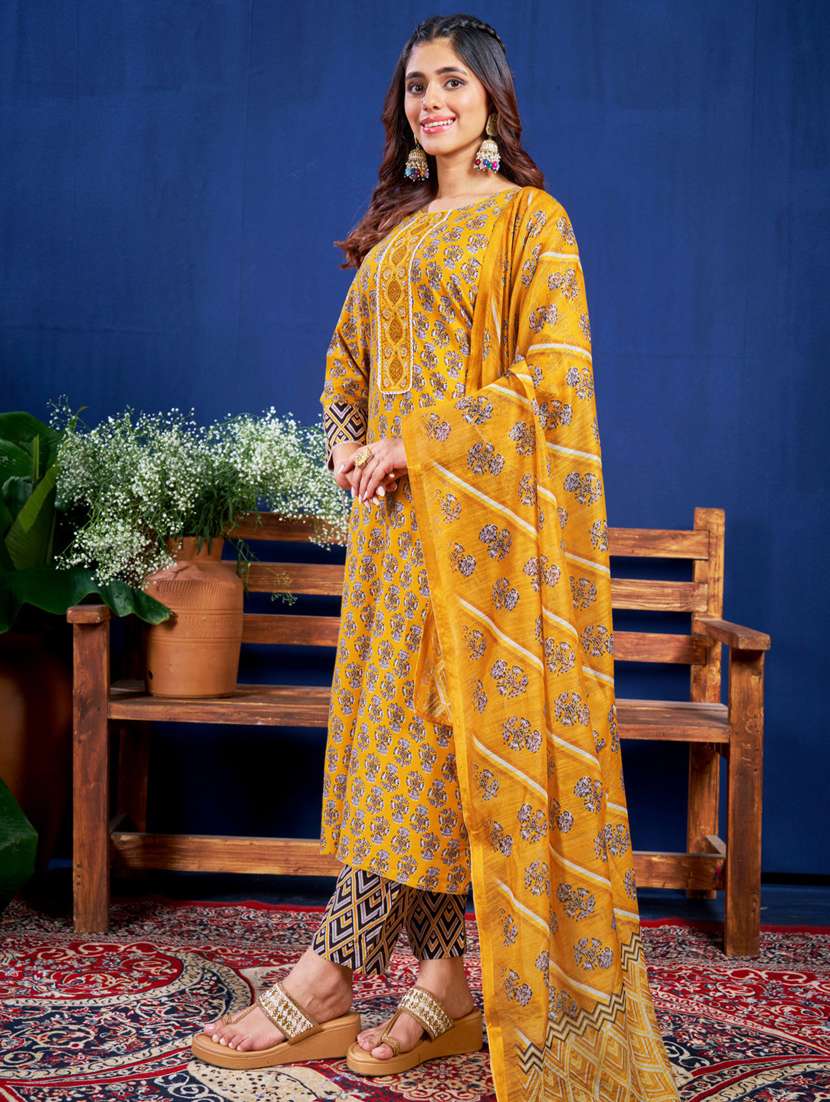 women printed three quarter sleeve kurta pant with dupatta set - 22014220 -  Zoom Image - 0