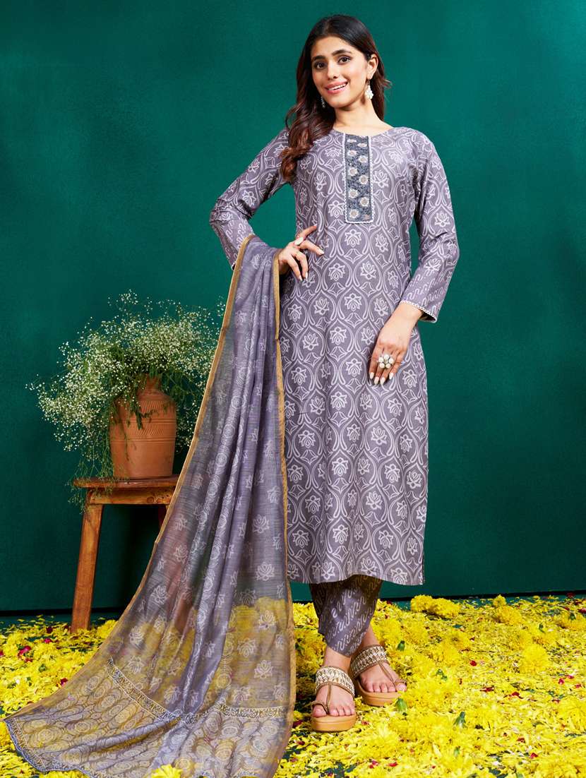 women printed three quarter sleeve kurta pant with dupatta set
