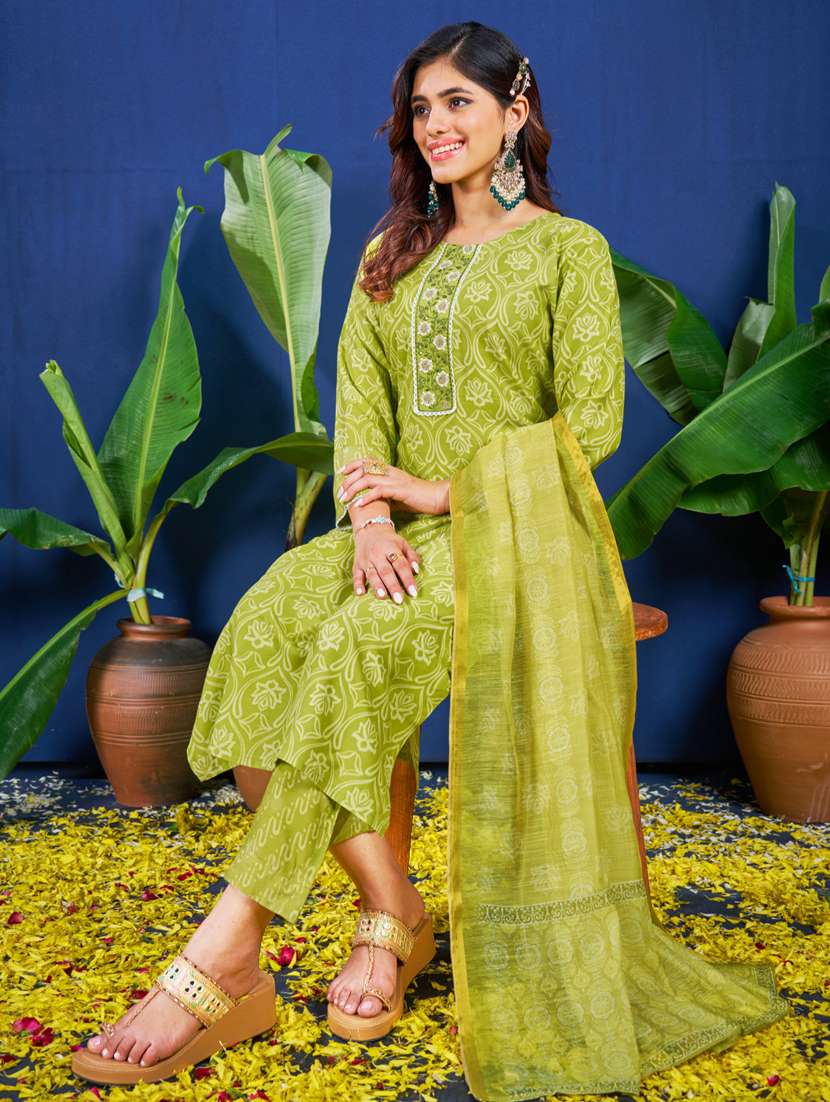 women printed three quarter sleeve kurta pant with dupatta set - 22014222 - Standard Image - 3