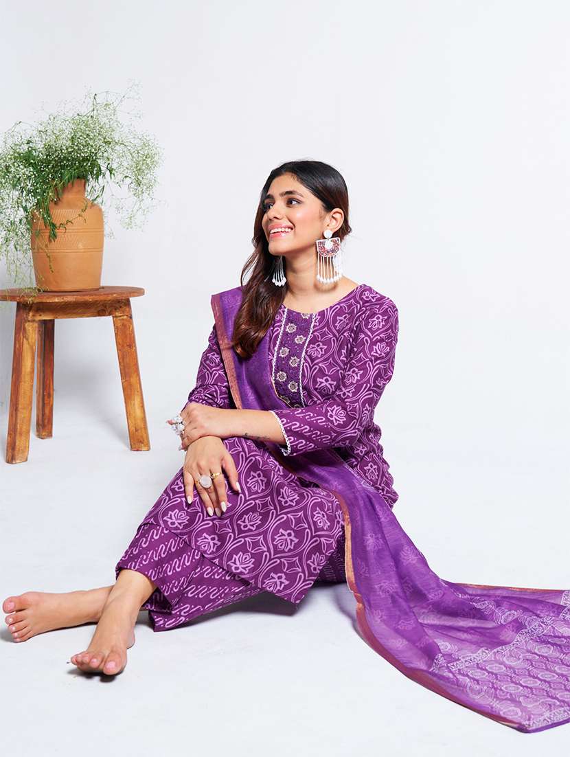 women printed three quarter sleeve kurta pant with dupatta set - 22014223 -  Standard Image - 3