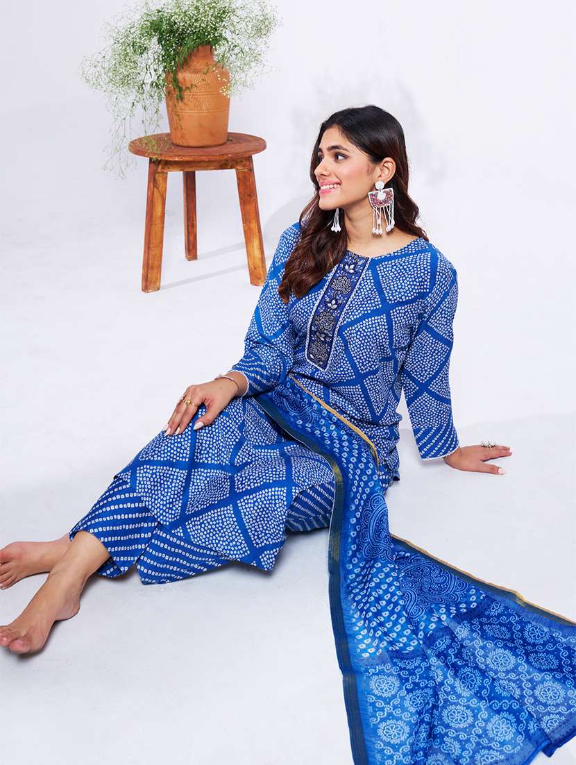 women printed three quarter sleeve kurta pant with dupatta set - 22014224 - Standard Image - 3