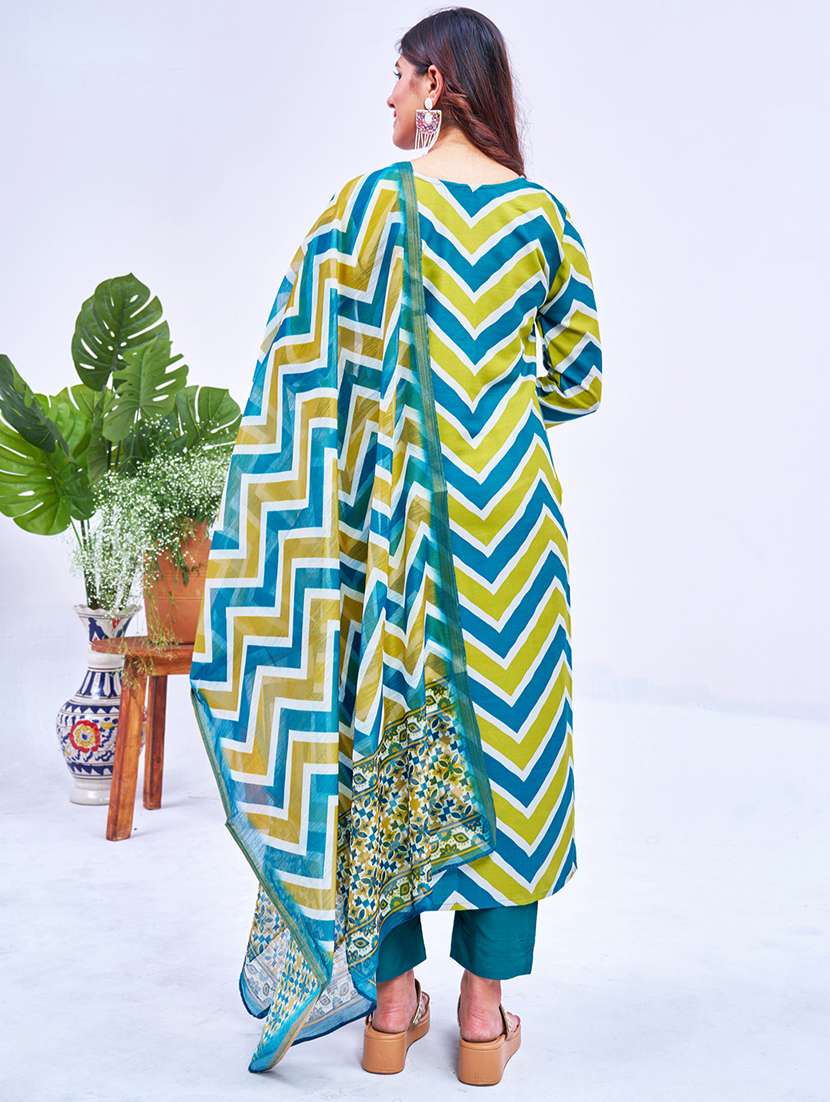 women printed three quarter sleeve kurta pant with dupatta set - 22014227 - Standard Image - 3