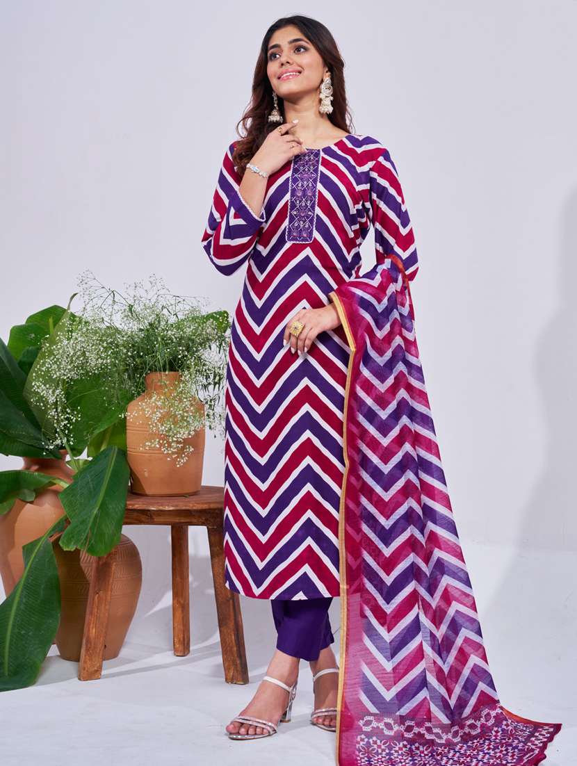 women printed three quarter sleeve kurta pant with dupatta set