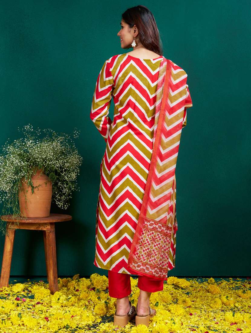 women printed three quarter sleeve kurta pant with dupatta set - 22014229 - Standard Image - 3