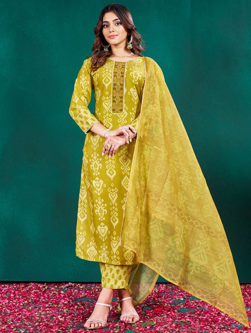 women printed three quarter sleeve kurta pant with dupatta set