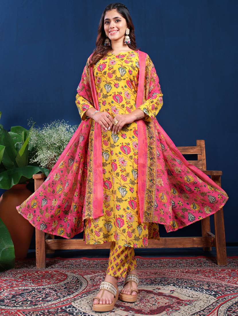 women printed three quarter sleeve kurta pant with dupatta set - 22014235 - Standard Image - 3