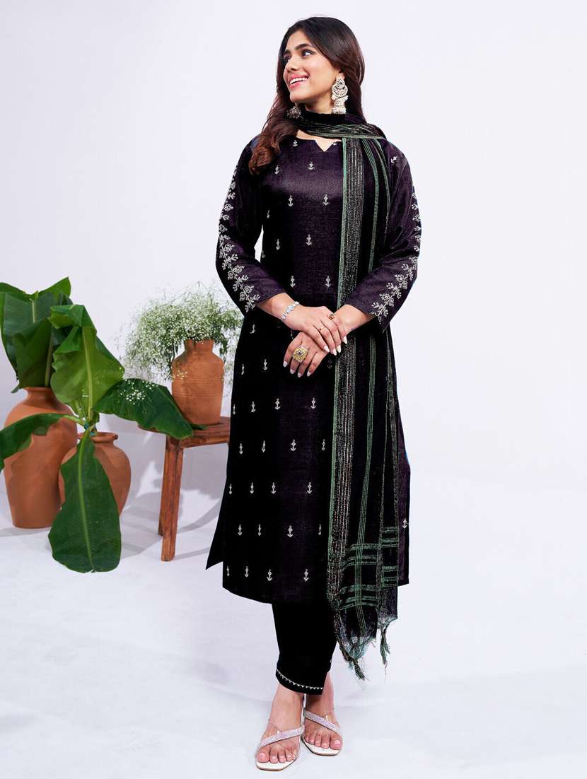 women embroidered three quarter sleeve kurta pant with dupatta set