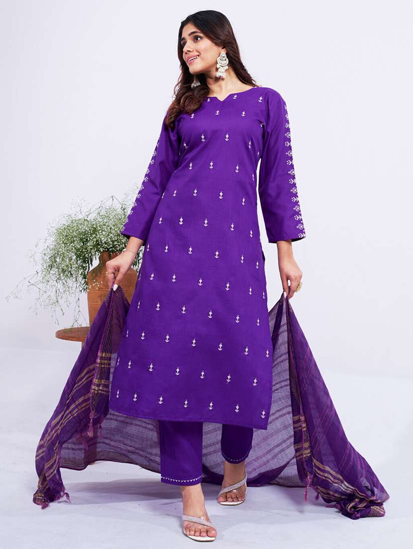 women embroidered three quarter sleeve kurta pant with dupatta set