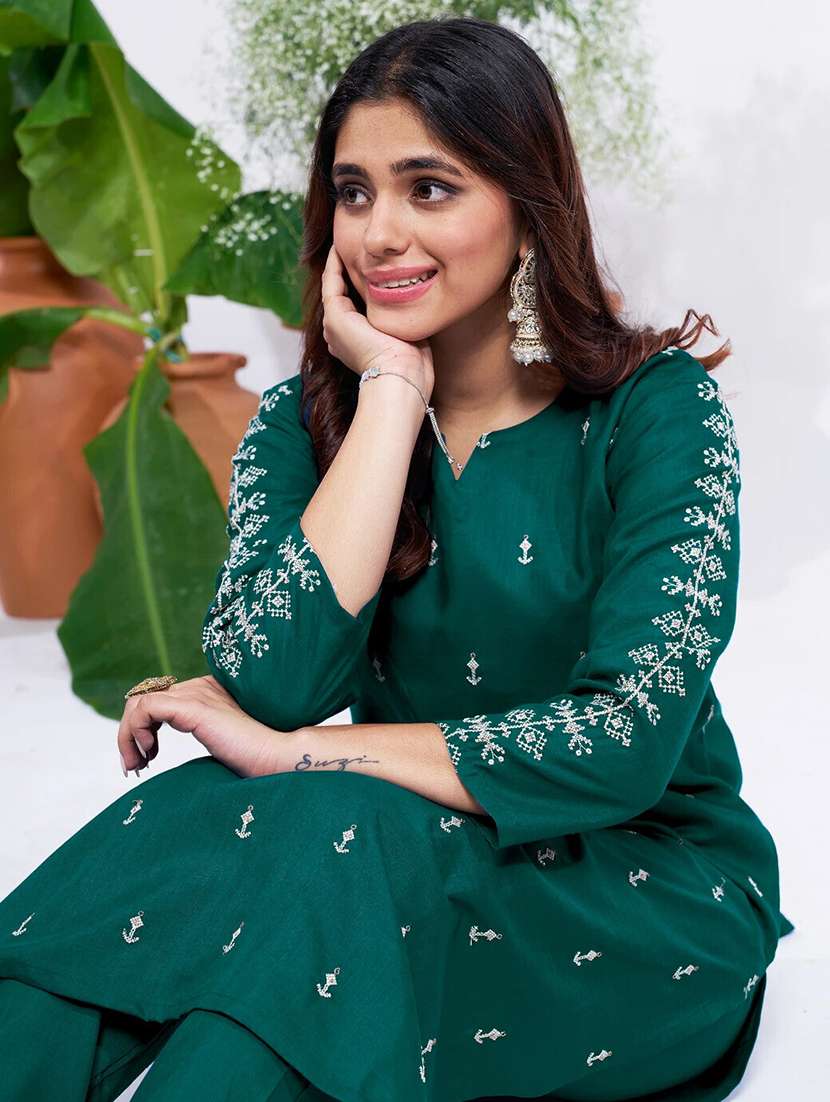 women embroidered three quarter sleeve kurta pant with dupatta set - 22014244 -  Standard Image - 3