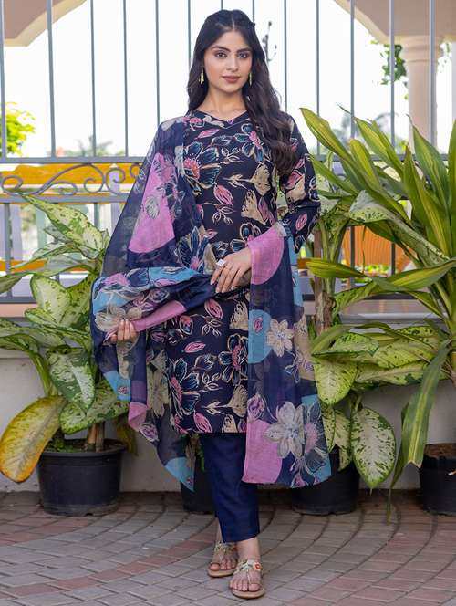 women three quarter sleeve kurta pant with dupatta set - 22014255 -  Standard Image - 0