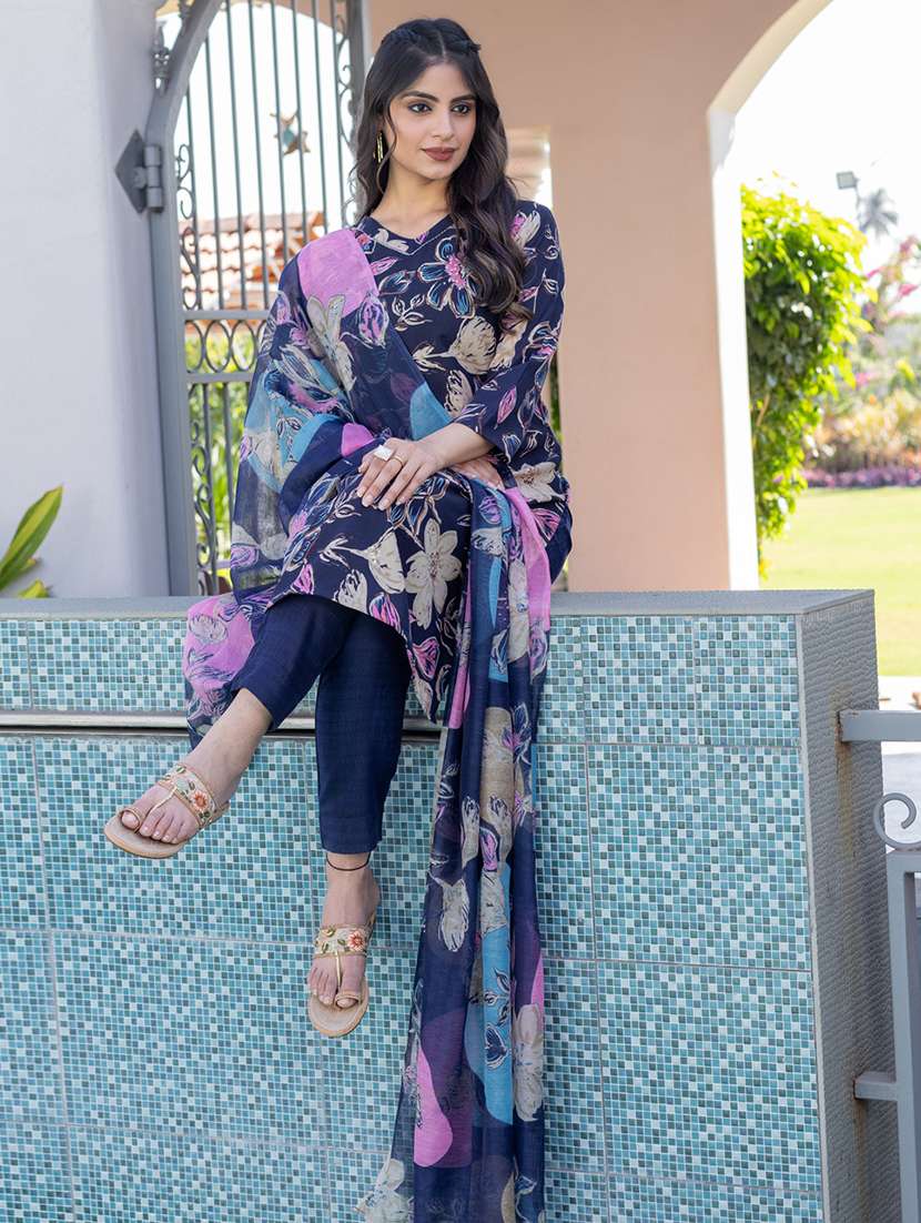 women three quarter sleeve kurta pant with dupatta set - 22014255 - Standard Image - 3