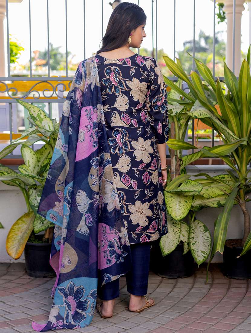 women three quarter sleeve kurta pant with dupatta set - 22014255 - Standard Image - 5