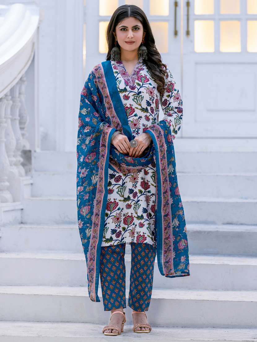women floral print three quarter sleeve kurta pant with dupatta set - 22014261 - Zoom Image - 0