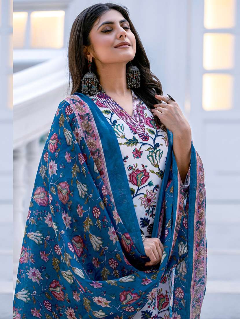 women floral print three quarter sleeve kurta pant with dupatta set - 22014261 - Standard Image - 5