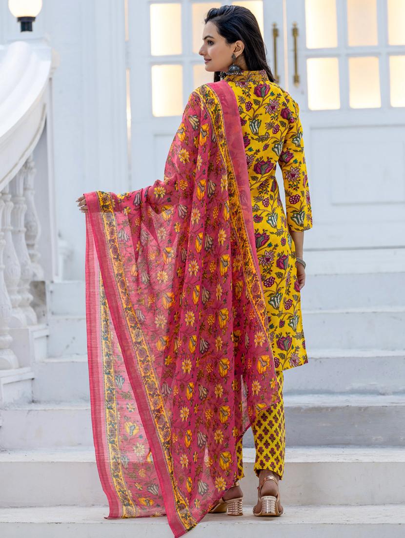 women floral print three quarter sleeve kurta pant with dupatta set - 22014262 - Standard Image - 3