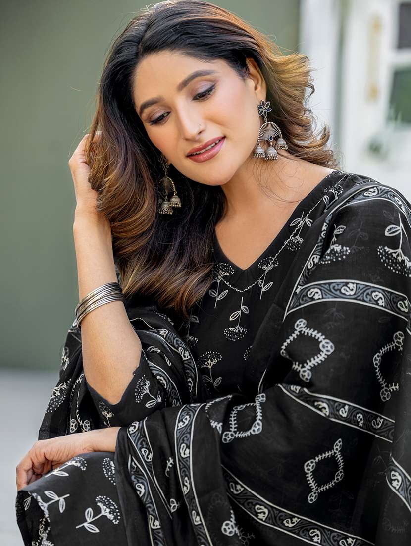 women printed three quarter sleeve kurta pant with dupatta set - 22014263 - Standard Image - 5