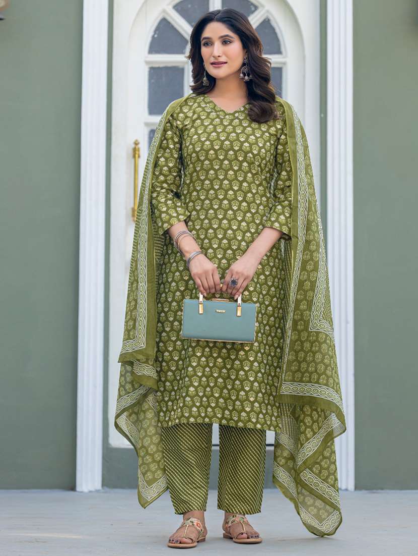 women printed three quarter sleeve kurta pant with dupatta set
