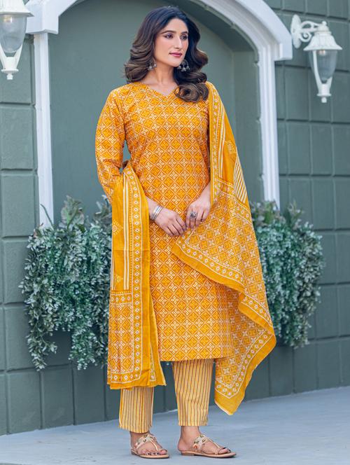 women printed three quarter sleeve kurta pant with dupatta set - 22014273 - Standard Image - 0