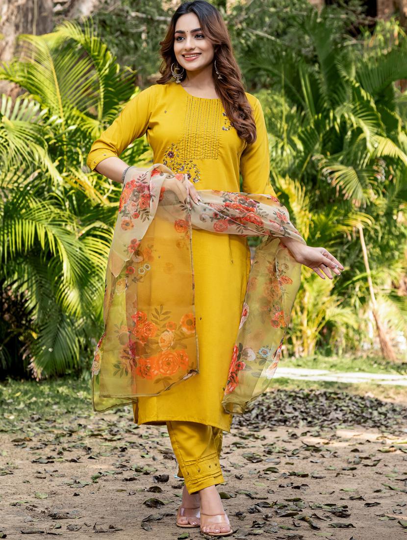 women three quarter sleeve kurta pant with dupatta set - 22014277 - Zoom Image - 0