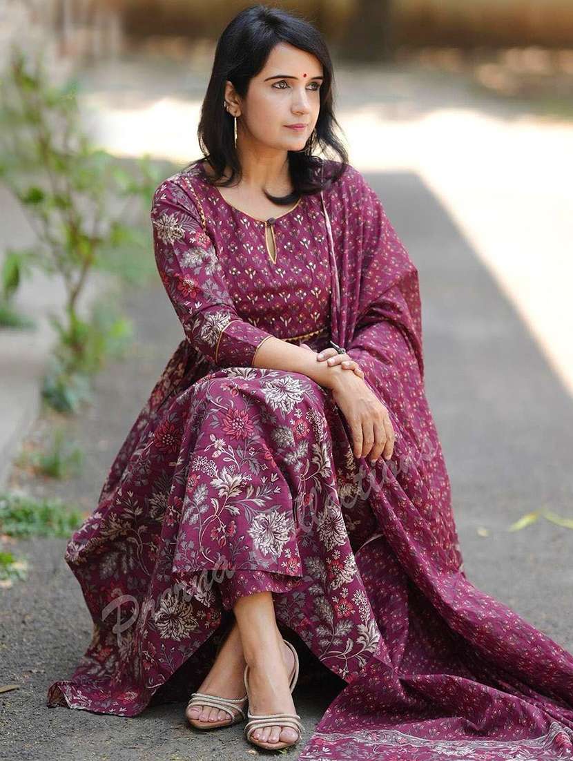 women three quarter sleeve kurta pant with dupatta set - 22014278 - Standard Image - 3