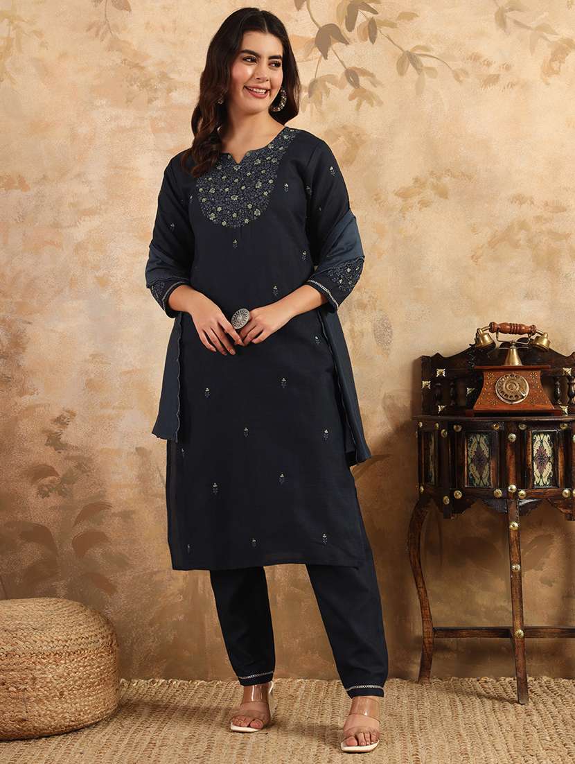women three quarter sleeve kurta pant with dupatta set - 22014287 -  Zoom Image - 0