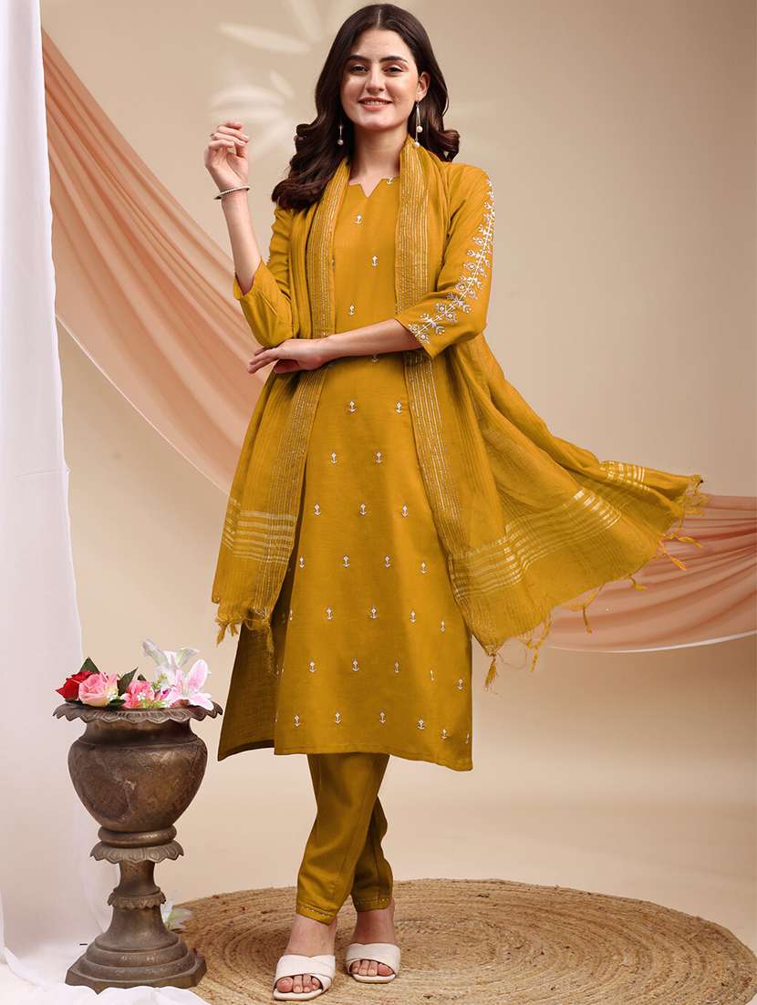 women three quarter sleeve kurta pant with dupatta set - 22014297 - Zoom Image - 0