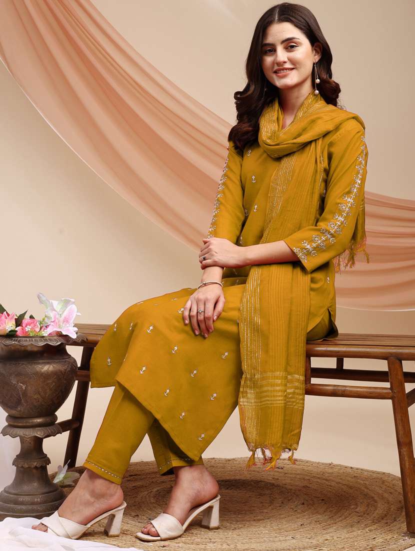 women three quarter sleeve kurta pant with dupatta set - 22014297 - Standard Image - 3