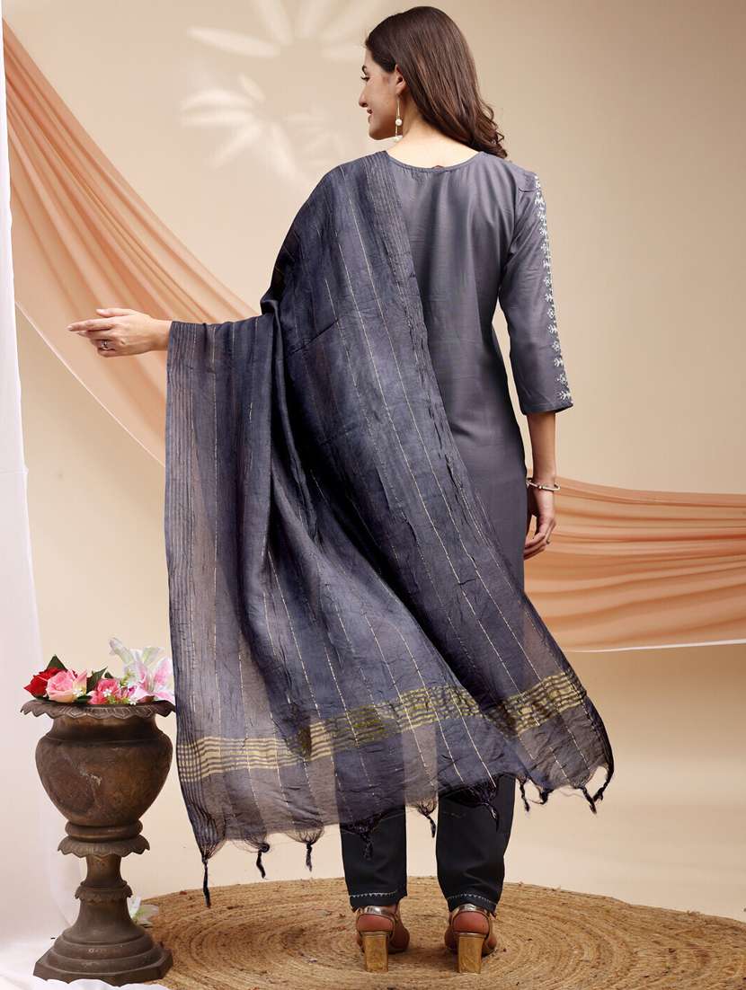 women three quarter sleeve kurta pant with dupatta set - 22014298 - Standard Image - 3