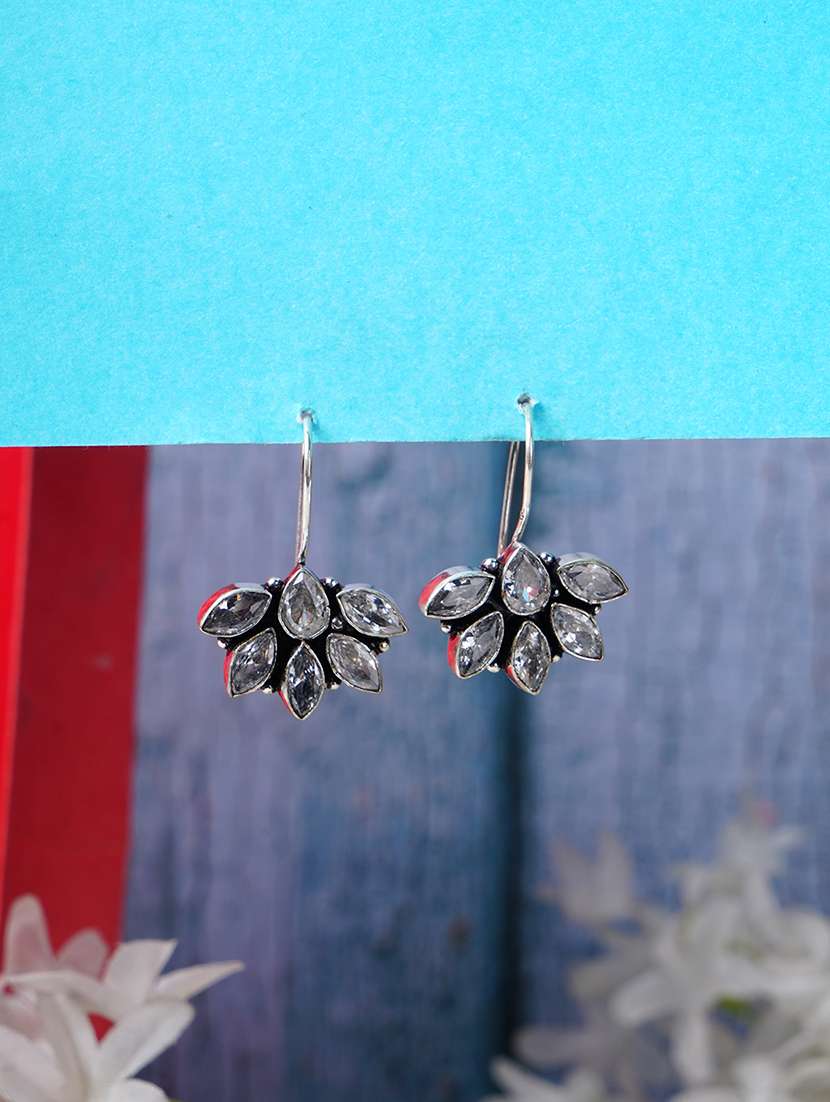 silver toned classic design crystal drop stylish earring