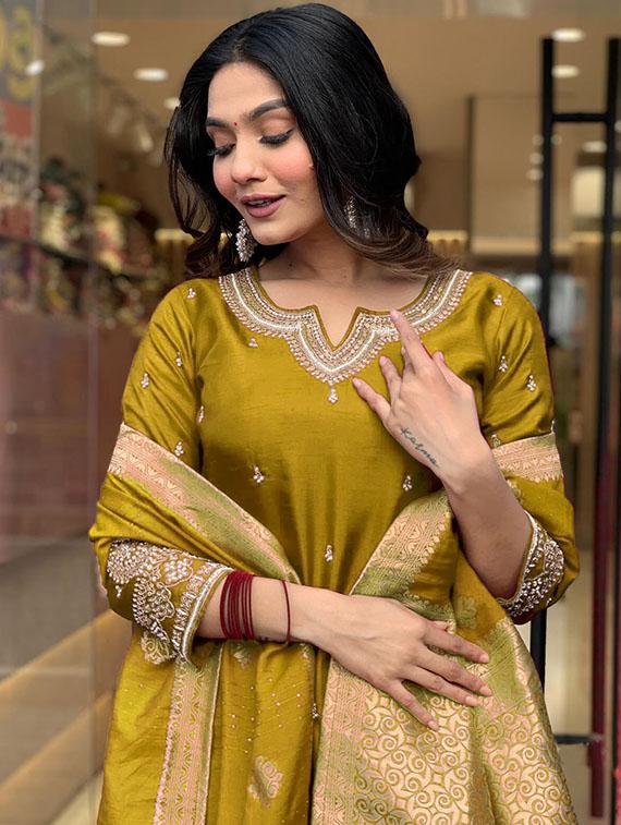 women embroidered three quarter sleeve kurta pant with dupatta set - 22014610 - Standard Image - 5