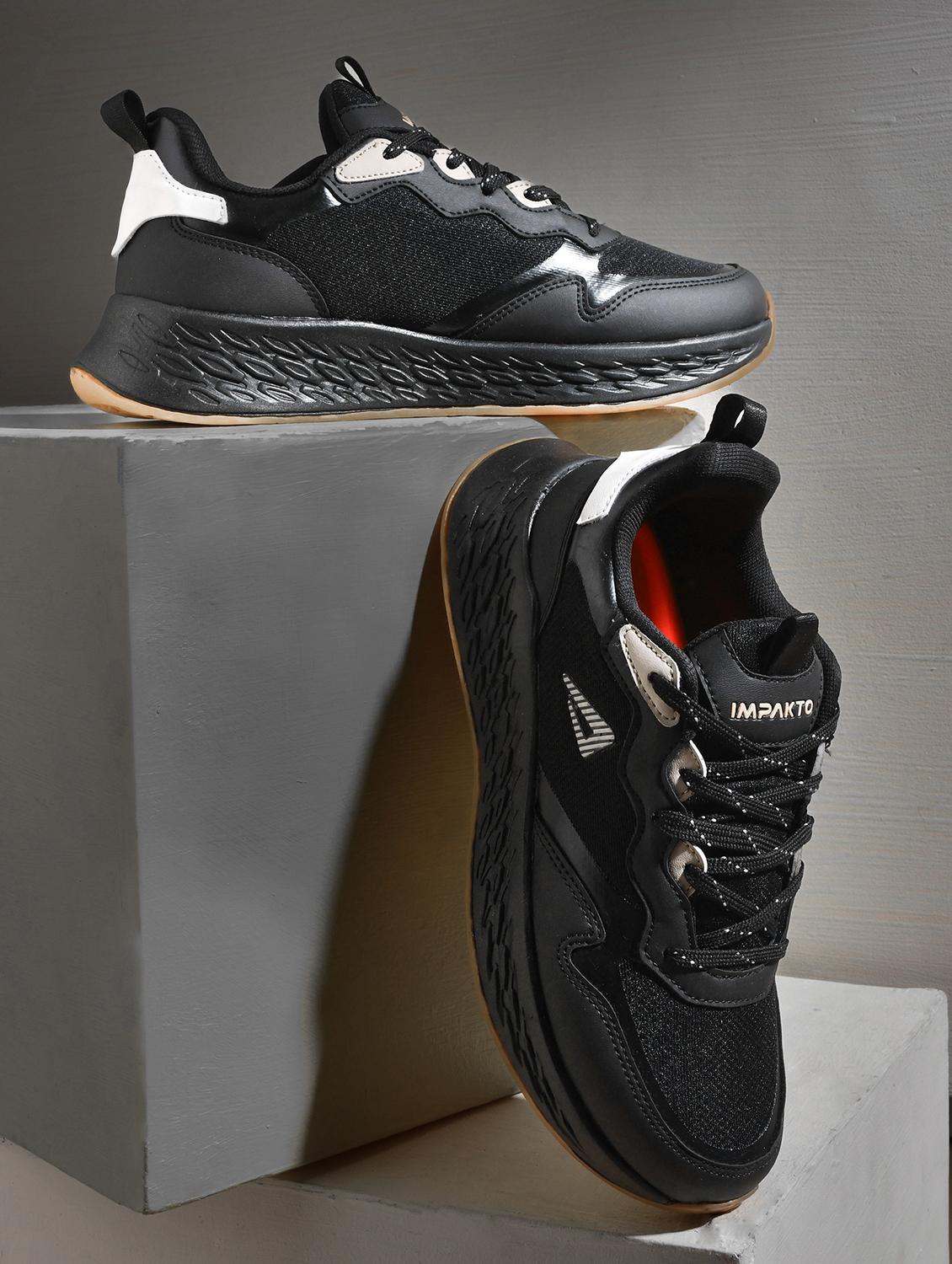 men black lace up sneaker