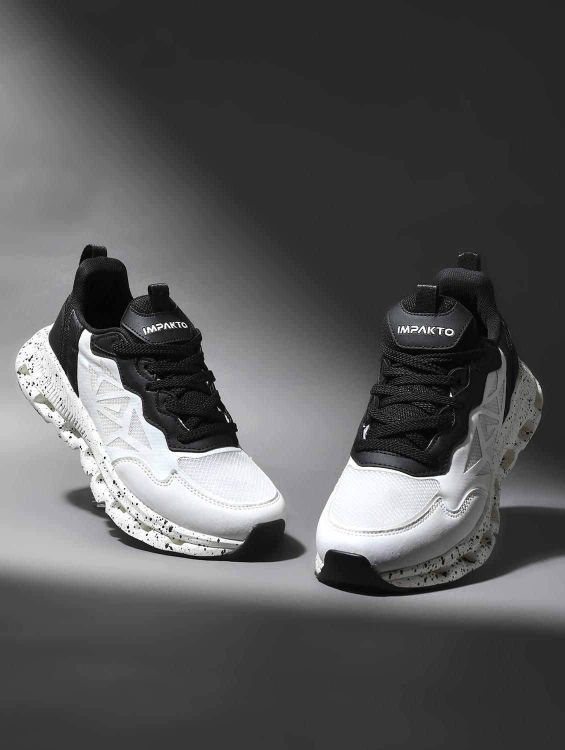 men white lace up sport shoe