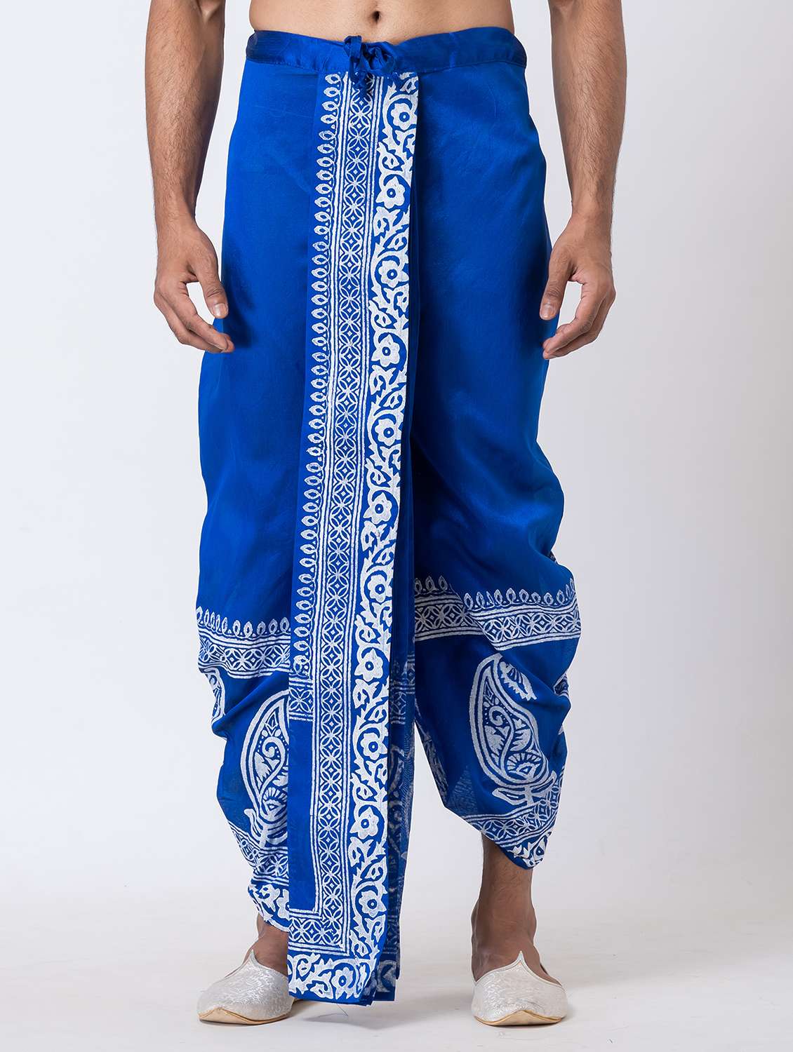 men printed mid rise draped dhoti - 22016474 - Zoom Image - 0