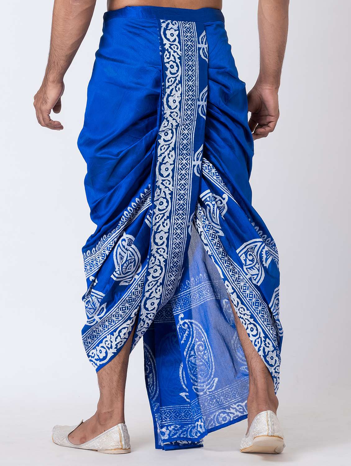 men printed mid rise draped dhoti - 22016474 - Standard Image - 3
