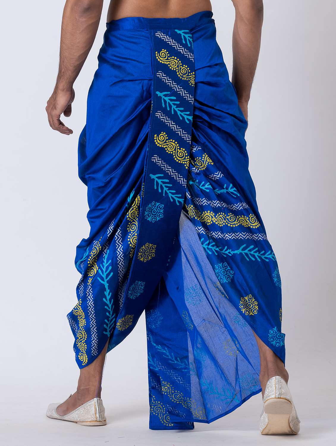 men printed mid rise draped dhoti - 22016521 -  Standard Image - 3