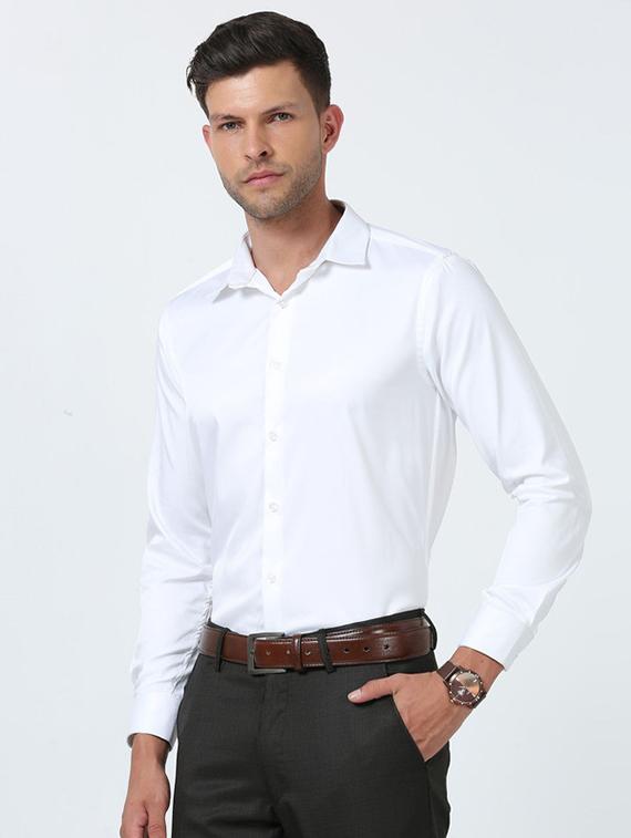 men solid collared long sleeve formal shirt
